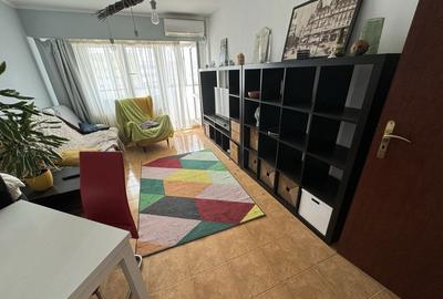 Apartament cu 3 camere decomandat în Obor - 2