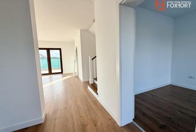 Duplex cu 5 camere cu Canalizare în Dumbrăvița - 9