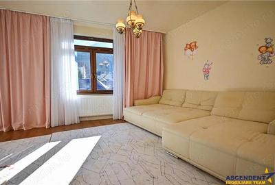 FILM! Eleganta si confort, in cetatea istorica a Brasovului, vedere spre Tampa - 2