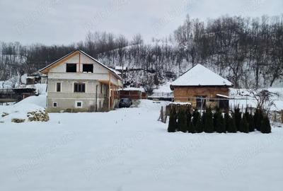 Casă cu 2 camere cu Teren 1360 Mp în Așchileu - 1