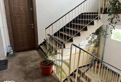 Apartament cu 2 camere semidecomandat în Micro 4 - 4