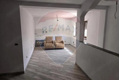Casa / Vila cu 4 camere de vanzare in zona Periferie - 9