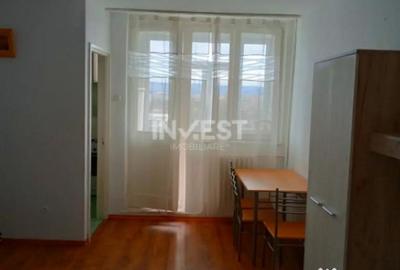 Garsonieră decomandată în Central