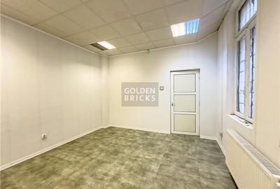 Casă individuală cu 4 camere cu Canalizare în P-ța Victoriei - 11