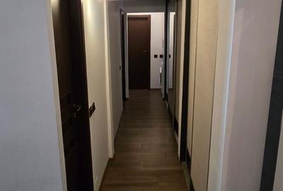 Apartament cu 3 camere decomandat în Far - 1