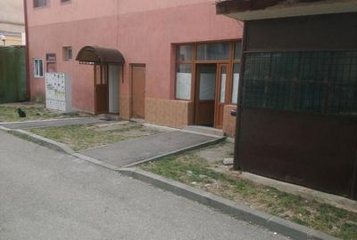Spațiu comercial, de 20 mp, în Central - 3