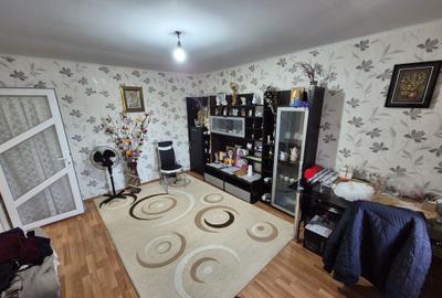 Apartament cu 3 camere decomandat în Central - 1