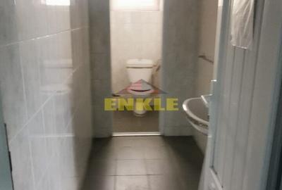 Spațiu comercial, de 250 mp, în Central - 4