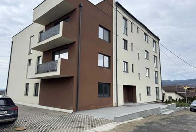 Apartament cu 3 camere decomandat în Central - 1