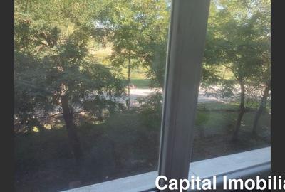 Apartament cu 3 camere decomandat în Micro 1 - 8