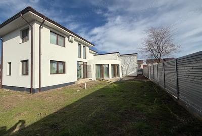 Casă cu 5 camere cu Teren 700 Mp în Central