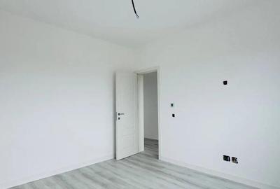 Casă cu 4 camere în Moșnița Nouă