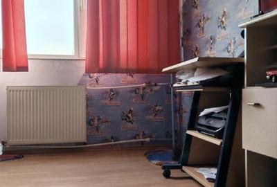 Apartament cu 3 camere decomandat în Nufărul - 2