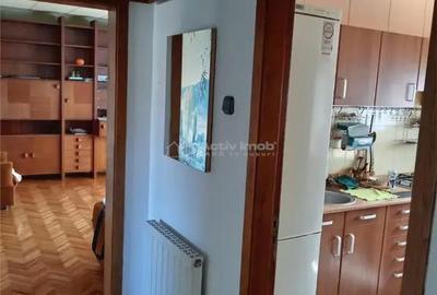 Apartament cu 3 camere decomandat în Central - 9