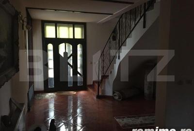 Casă cu 11 camere cu Teren 1700 Mp în Central - 6