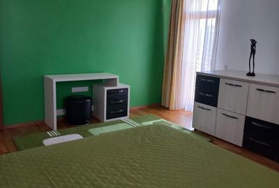 Casă cu 5 camere cu Teren 1400 Mp în Groși - 9