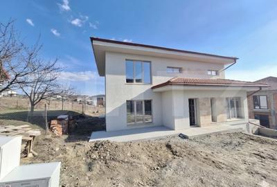 Casă individuală cu 6 camere cu Canalizare în Chinteni - 12