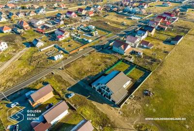 Casă cu 4 camere cu Canalizare în Central - 2