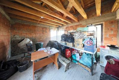 Casa cu potential de investitie, constructie noua la rosu - 22