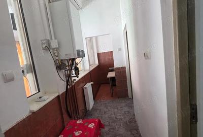 Apartament cu 2 camere la curte comuna - 3