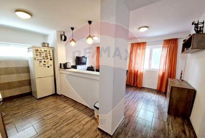 CHIRIE - Casa 4 camere , curte , zona LPS - 9