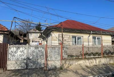 Casă cu 4 camere în Central - 2