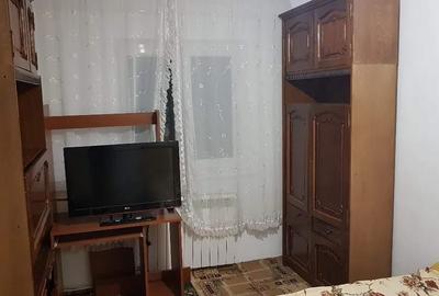 Apartament cu 3 camere semidecomandat în Hârșova - 2