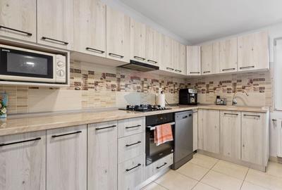 Apartament cu 3 camere la casa de vanzare in Bujac - 3