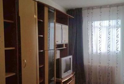 Apartament cu 3 camere în Calea București