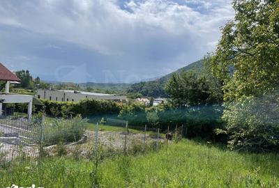 Teren de 1340 mp, în Central
