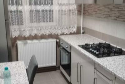 Apartament cu 3 camere semidecomandat în Central - 1