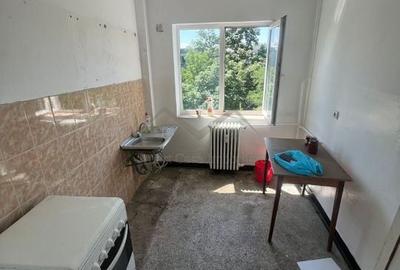 Apartament 3 camere Podu Ros 60 mp- 75.000 Euro - 2