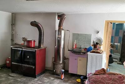 Casă cu 3 camere în Hobița - 8