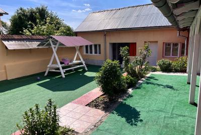 Casă cu 5 camere în Borlovenii Noi - 3