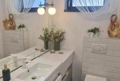 Casă cu 4 camere cu Teren 100 Mp în Central - 2