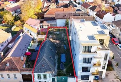 Casă cu 3 camere cu Canalizare în Central - 2