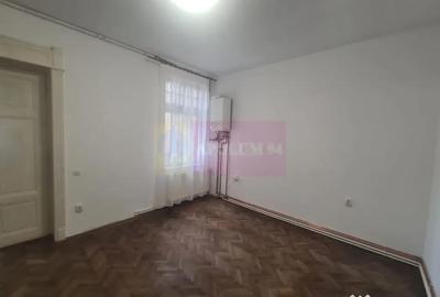 Casă cu 3 camere cu Teren 247 Mp în Central - 2