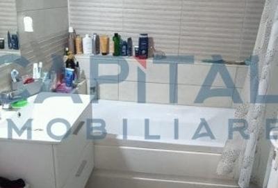 Constructie cu 3 apartamente + teren+ 2 spatii comerciale - 6