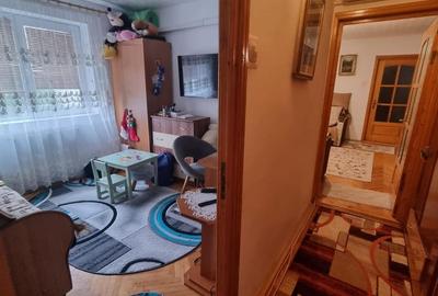 Apartament cu 3 camere semidecomandat în Micro 5 - 5
