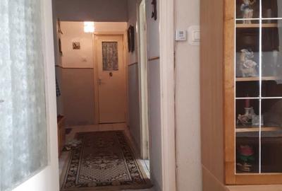 Apartament cu 4 camere decomandat în Central - 3