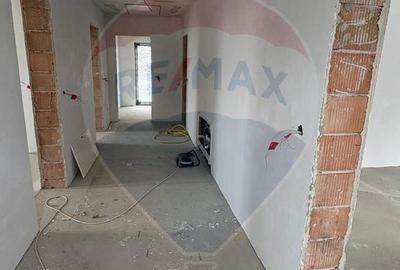 Casă cu 6 camere cu Teren 822 Mp în Central - 16