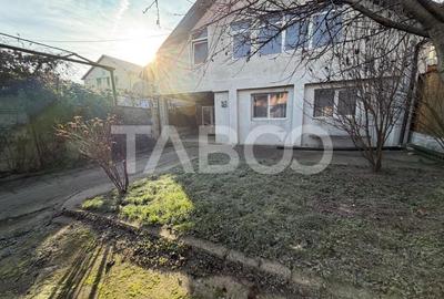 Casa de inchiriat cu 4 camere 160 mpu garaj teren liber 146 m - 2