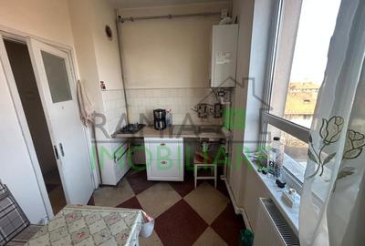 Apartament cu 2 camere decomandat în Tractorul - 7