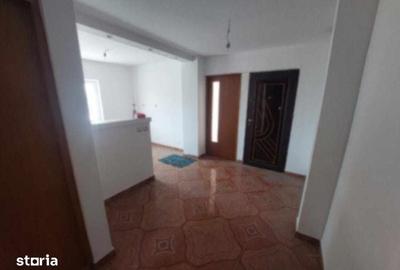 Apartament cu 2 camere decomandat în Micro 12 - 1