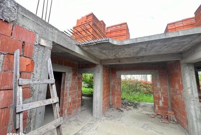 Casă cu 4 camere în Central