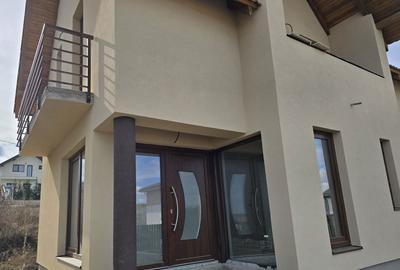 Casă cu 4 camere în Apahida - 1