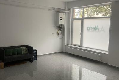 Spațiu comercial, de 43 mp, în Central - 1