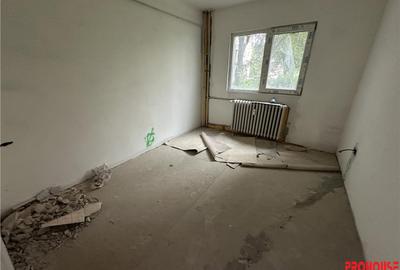 Apartament cu 3 camere decomandat în Orizont - 8