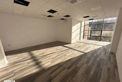 Spațiu comercial, de 20 mp, în Central - 8