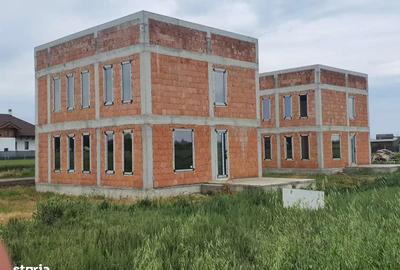 Casă cu 4 camere cu Canalizare în Central - 3